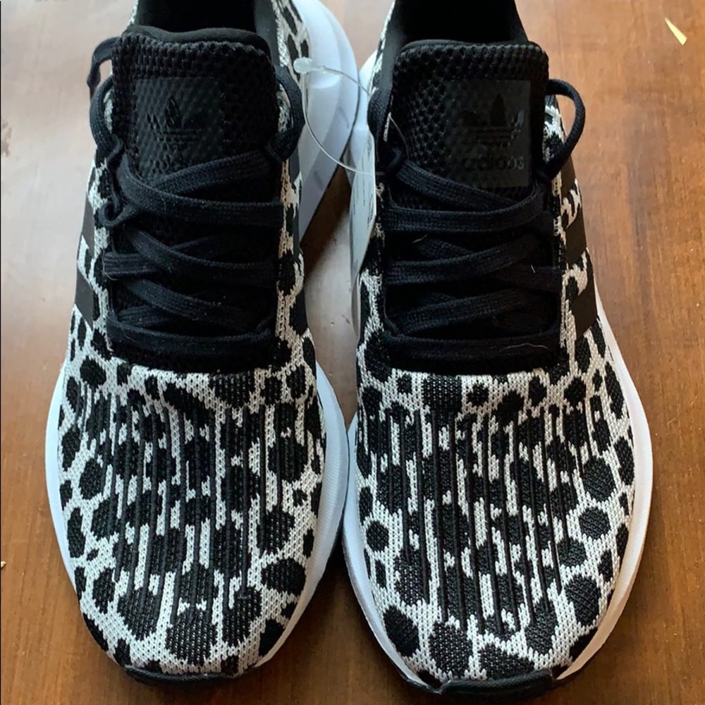 adidas Women's Black and White Leopard Print Sneakers Size 7 - Picture 2 of 14